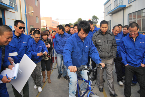 上海滬工閥門(mén)廠第二屆職工運(yùn)動(dòng)會(huì)自行車(chē)慢騎比賽(圖7)