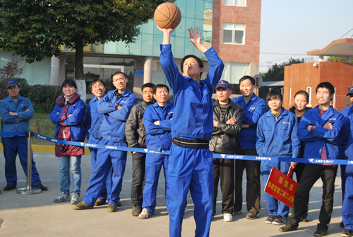 上海滬工閥門(mén)廠第二屆職工運(yùn)動(dòng)會(huì)男子定點(diǎn)投籃比賽(圖16)