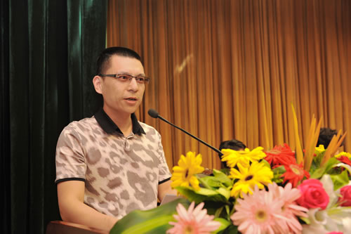 上海滬工閥門廠(集團(tuán))有限公司董事長楊猛在大會(huì)上作報(bào)告發(fā)言