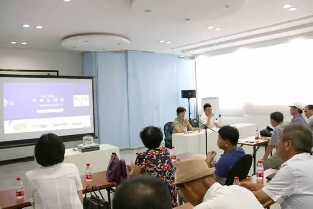 華亭鎮兩新組織第二黨總支部書記朱青