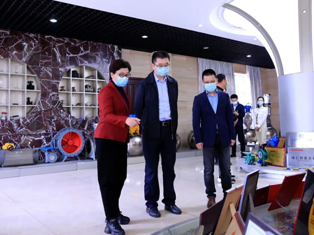 嘉定區委副書記周文杰蒞臨上海滬工閥門廠開展走訪調研工作(圖1)